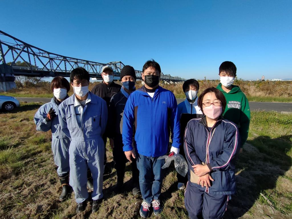 天竜川のゴミ拾いに参加してきました