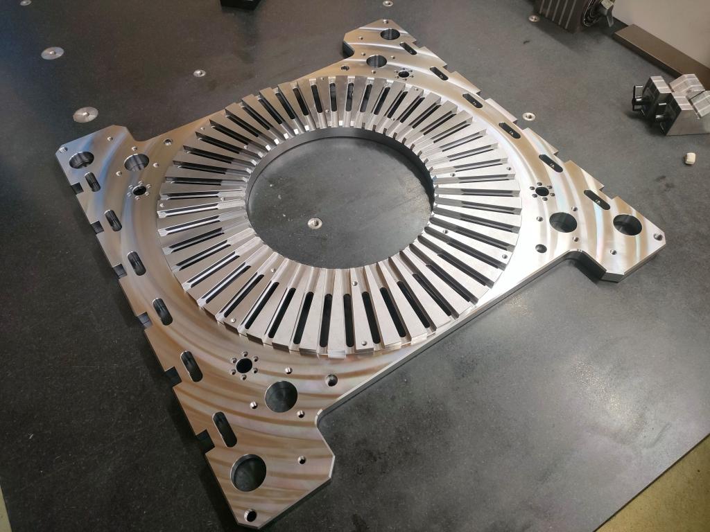 高精度治具パレット